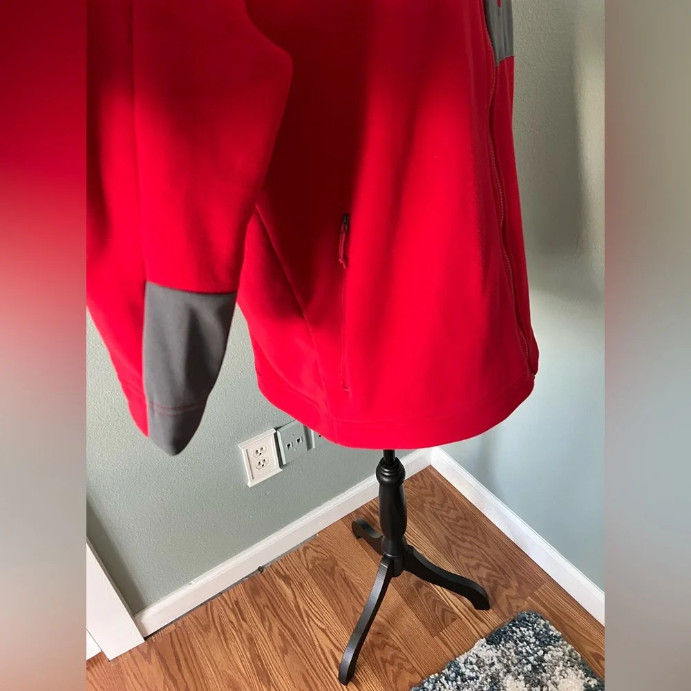 The North Face Men’s Red Fleece Full-Zip Jacket  Size XL
